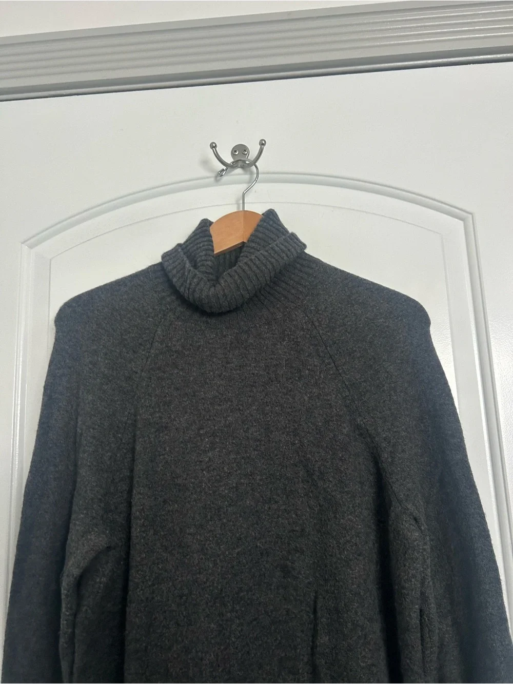 J. Crew Wool Alpaca Blend Turtleneck Sweater size Large chic preppy minimalist